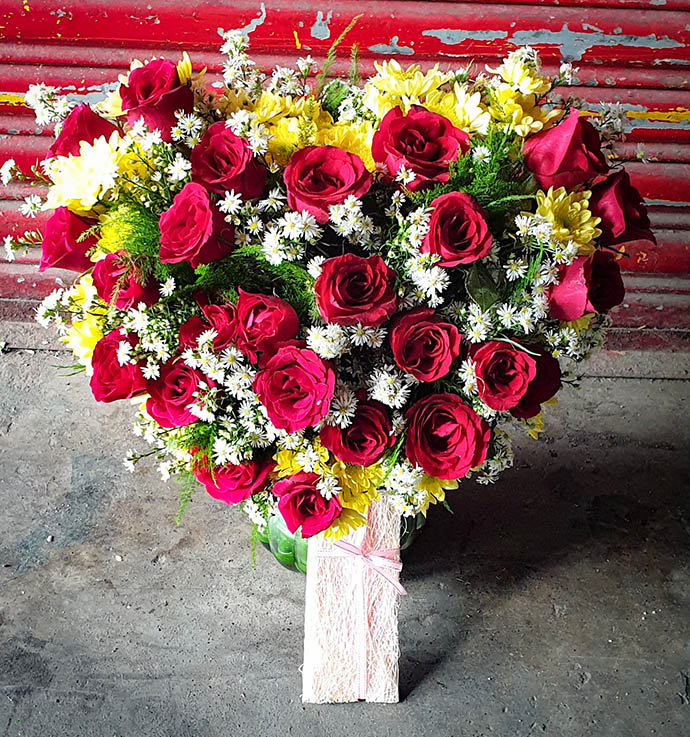 Tin's Flower Shop Flowers Delivered to Santo Tomas in Pangasinan